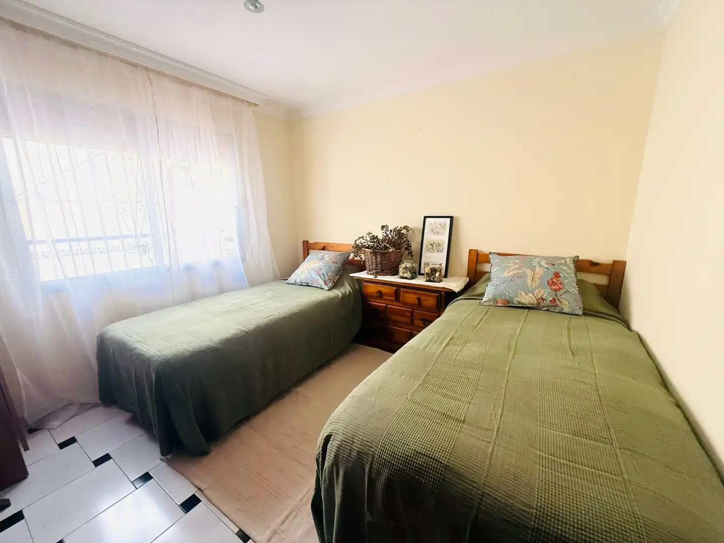 Habitación de Casa o chalet en venta en Fuengirola con Aire acondicionado, Jardín privado y Terraza