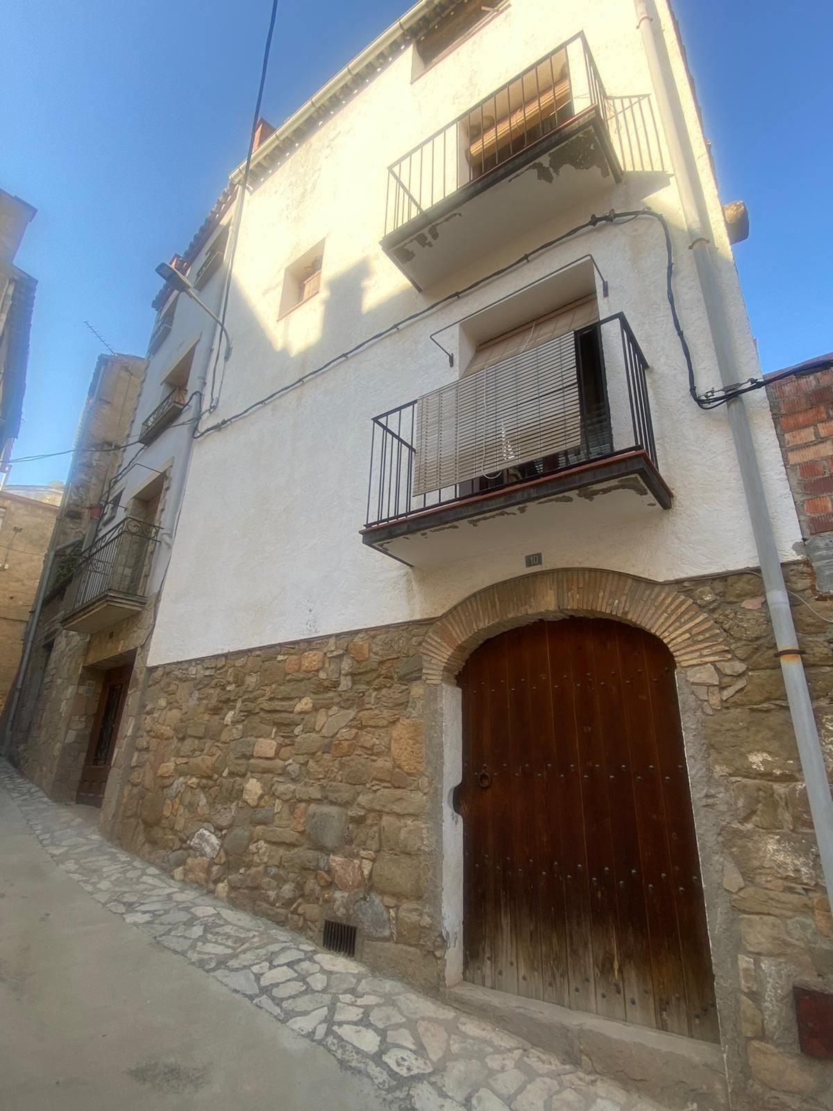 Vista exterior de Casa o xalet en venda en Camarasa amb Terrassa, Traster i Moblat