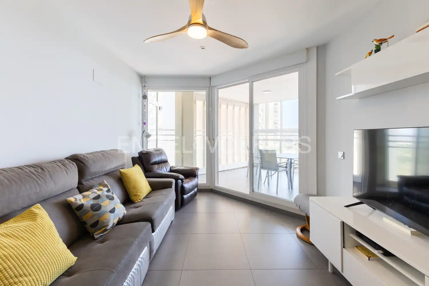 Sala de estar de Piso de alquiler en El Puig de Santa Maria con Aire acondicionado, Calefacción y Terraza