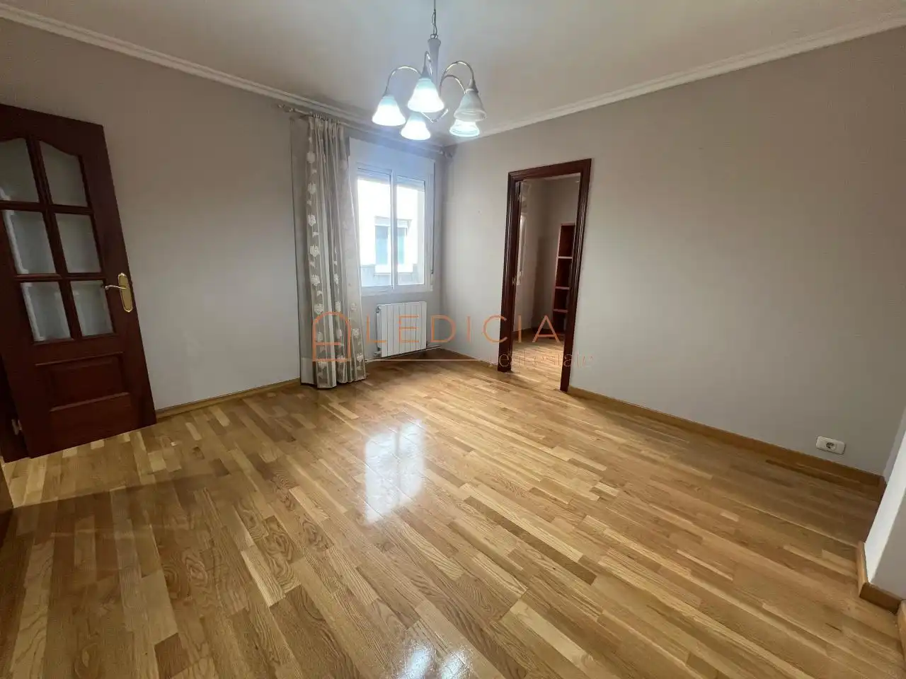 Habitación de Piso de alquiler en Vigo  con Calefacción, Parquet y Amueblado