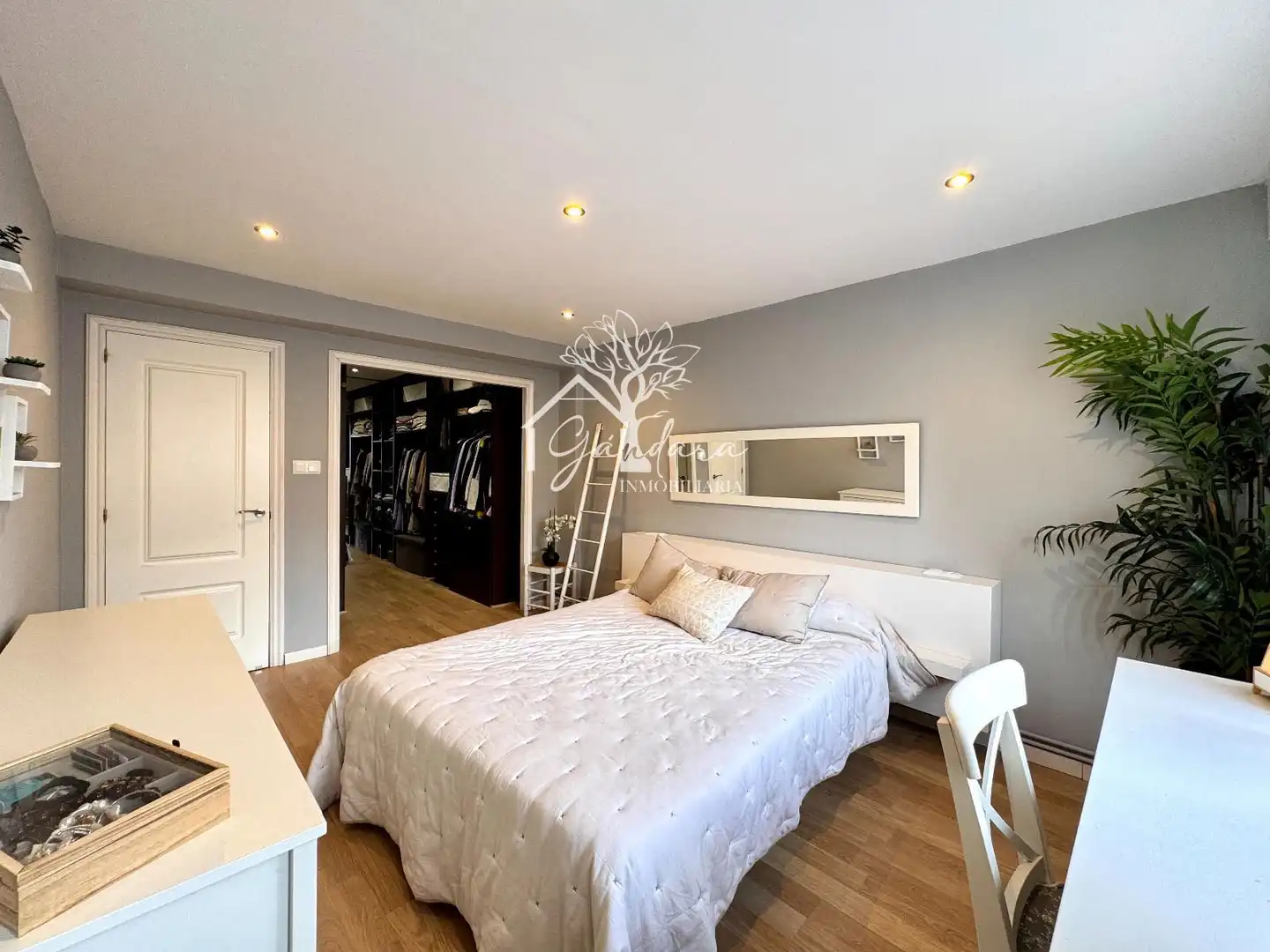 Schlafzimmer von Wohnung zum Verkauf in Ferrol mit Heizung, Parkett und Terrasse