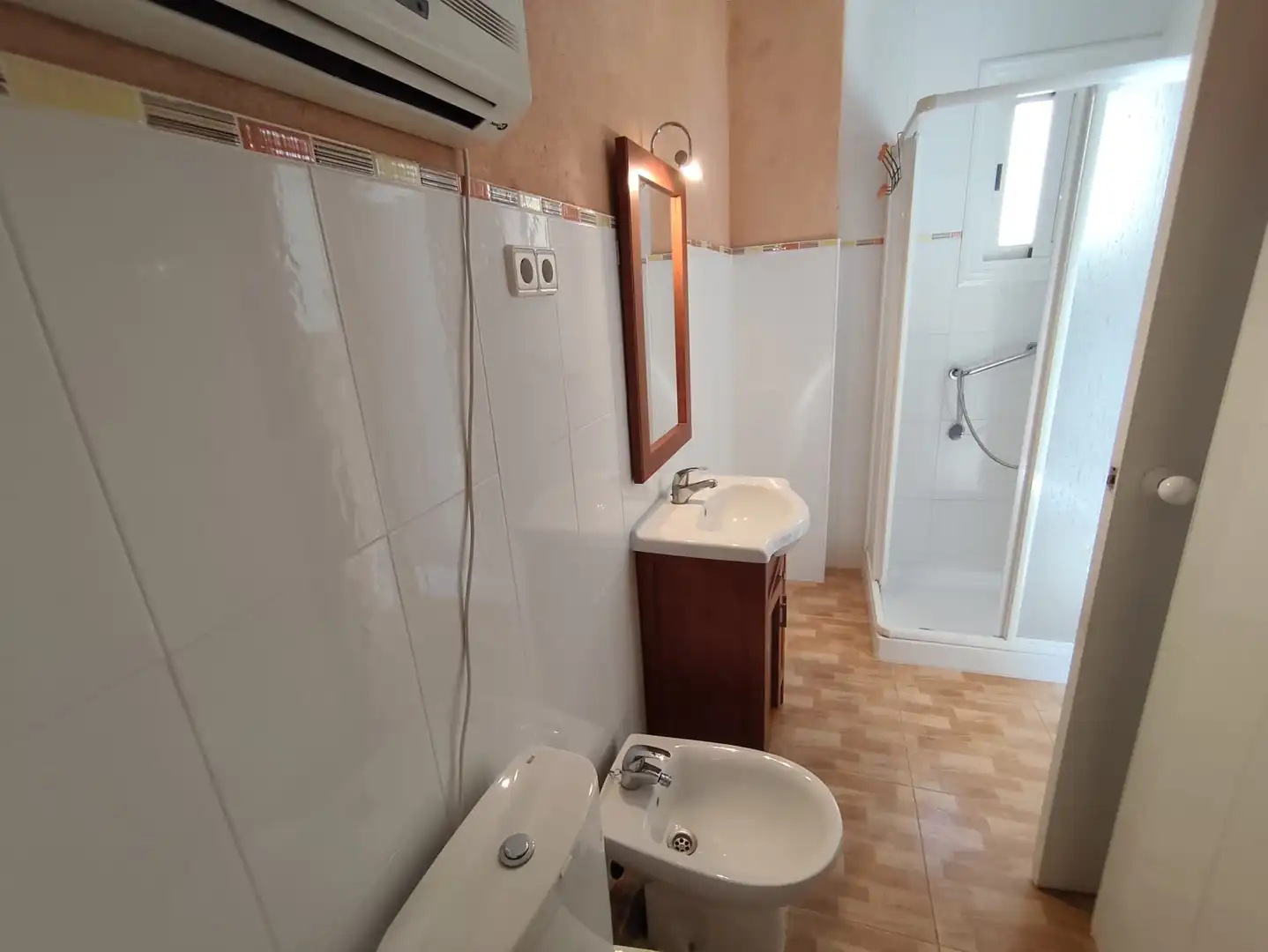 Badezimmer von Wohnung zum Verkauf in Alcantarilla mit Klimaanlage und Balkon