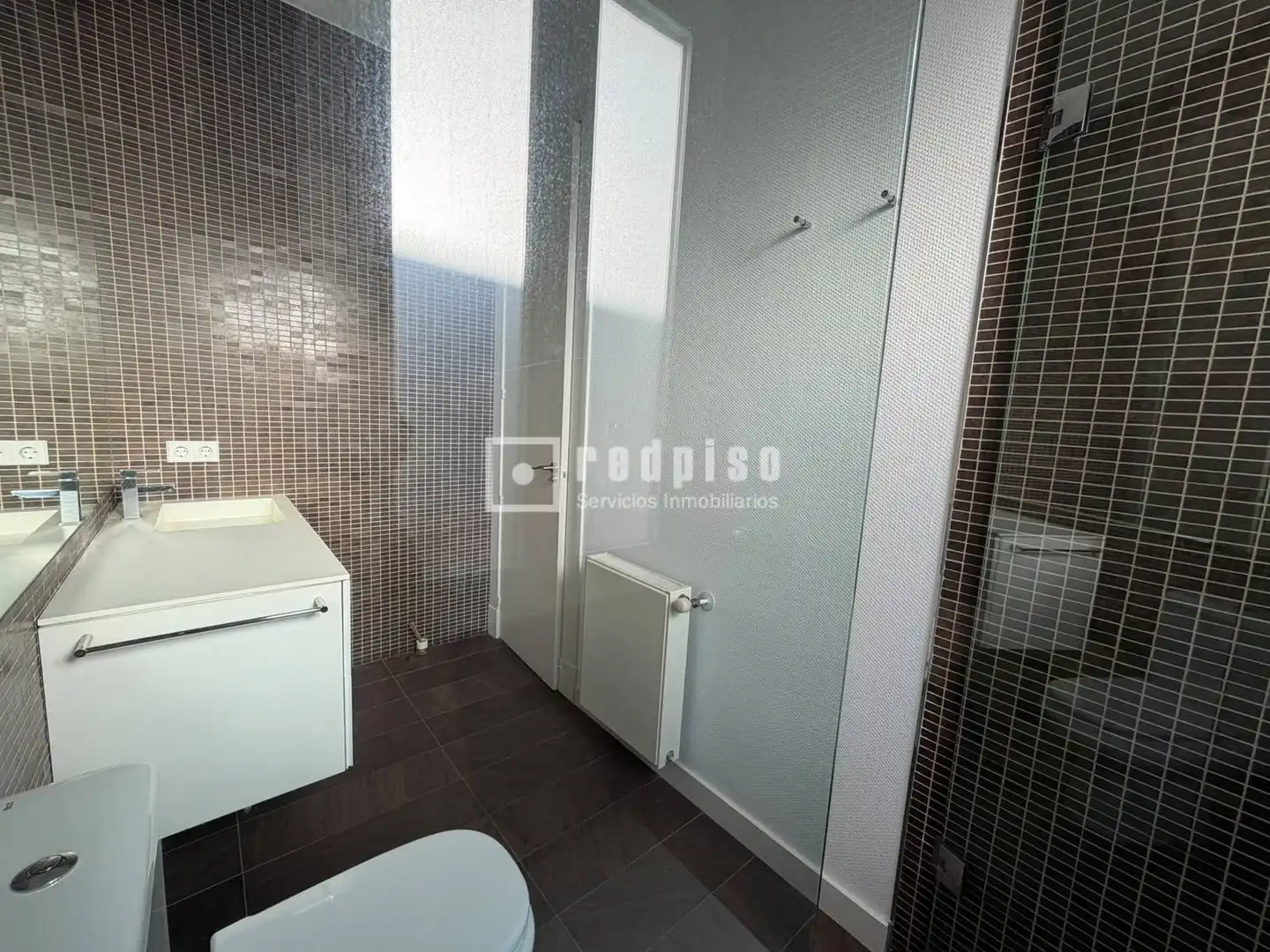 Bathroom of Attic for rent in Madrid  with Air Conditioner, Heating and Terrace