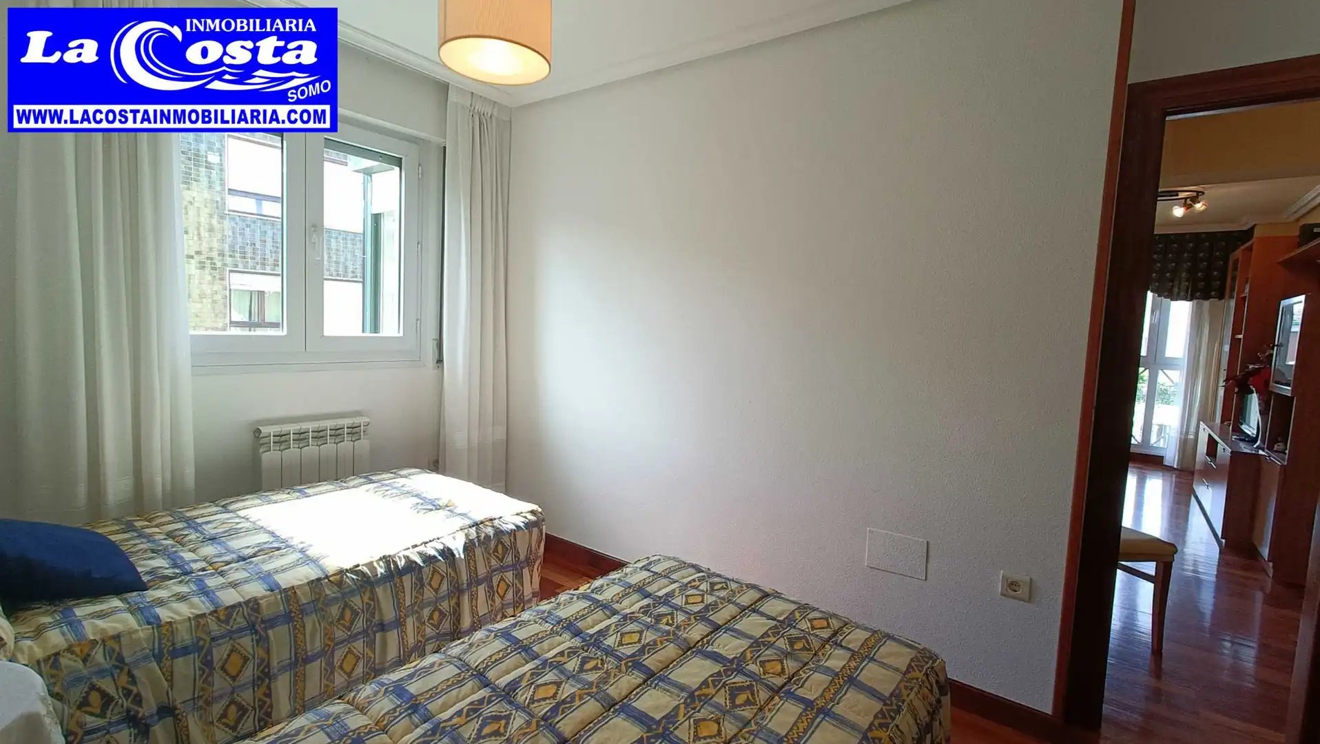 Schlafzimmer von Wohnung zum Verkauf in Ribamontán al Mar mit Heizung, Ofen und Waschmaschine