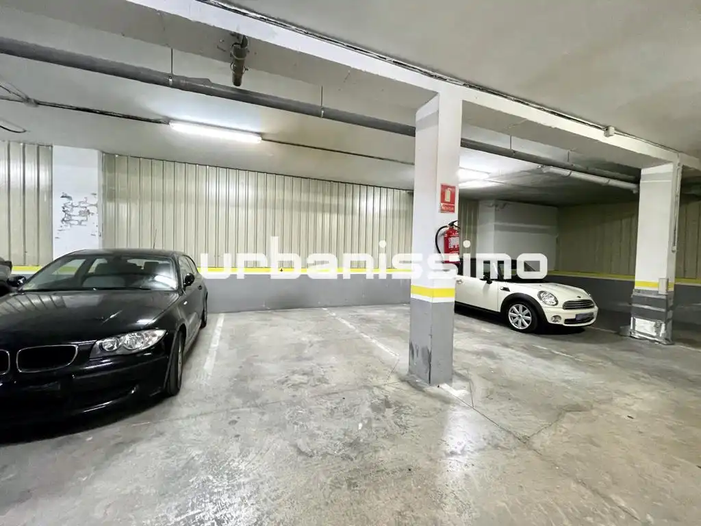 Flat for rent in Calle de Granada, Pacífico