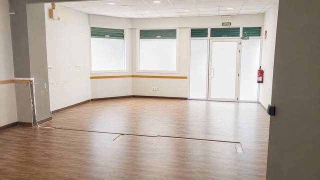 Local comercial en Alquiler en L'Espirall
