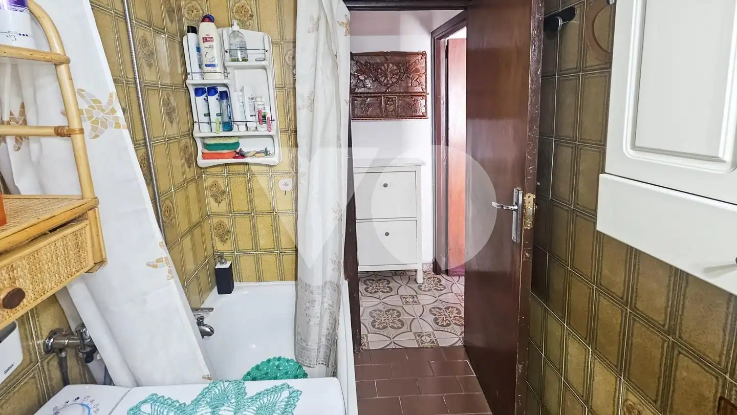 Bathroom of Flat for sale in Madrid  with Air Conditioner, Heating and Terrace