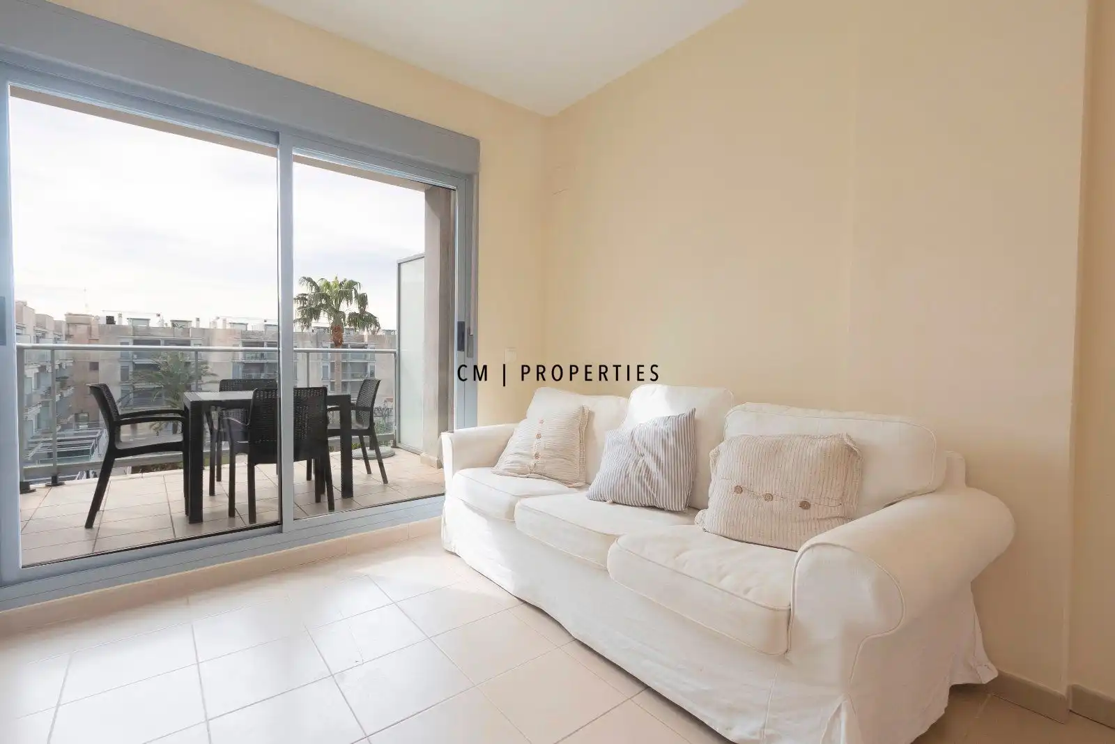 Attic for rent in Costa Brava, Almenara