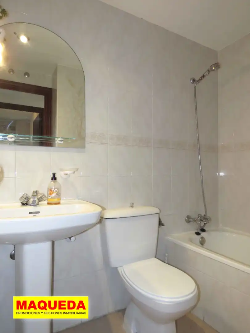 Bathroom of Flat for sale in Villaverde