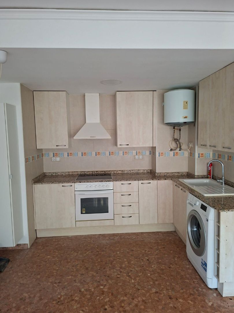 Cuina de Apartament de lloguer en Bonrepòs i Mirambell amb Forn i Balcó