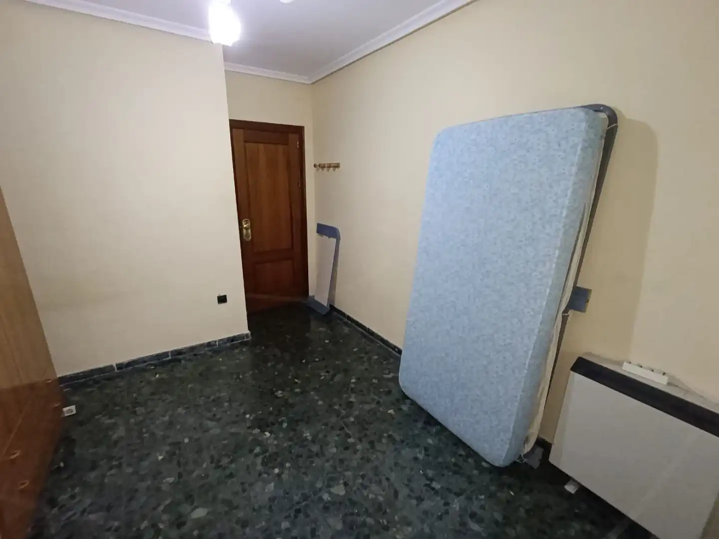 Habitación de Piso en venta en Linares con Aire acondicionado y Piscina comunitaria