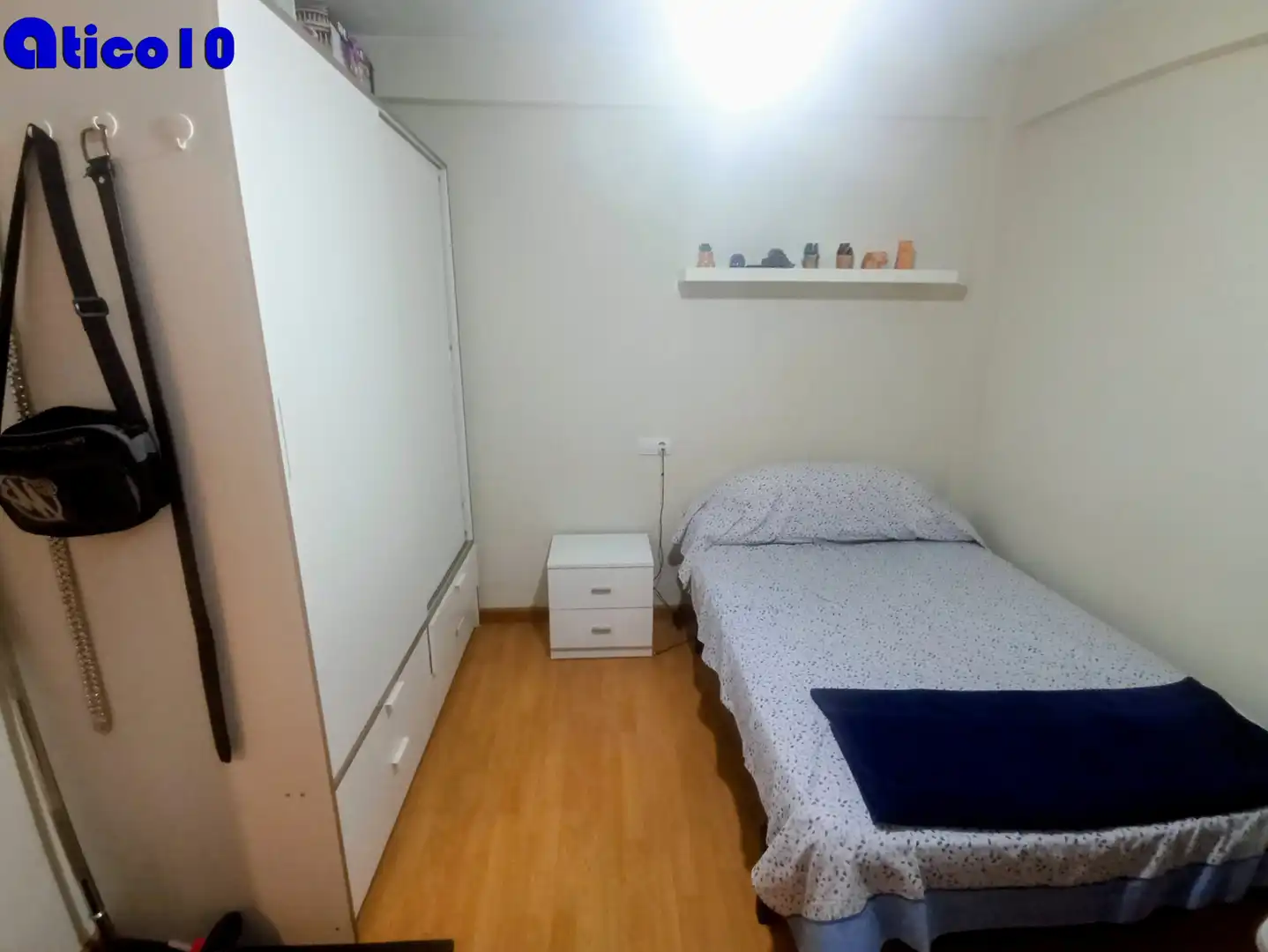 Dormitori de Pis en venda en Oviedo  amb Calefacció, Parquet i Traster