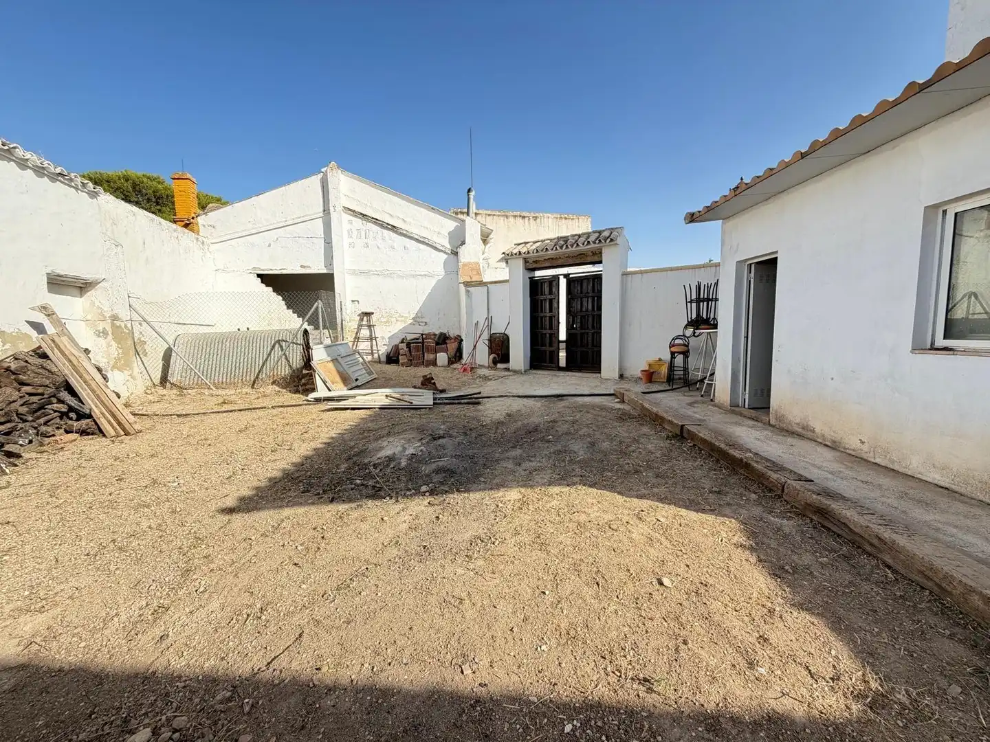 Vista exterior de Finca rústica en venda en Alameda amb Jardí privat, Piscina i Moblat