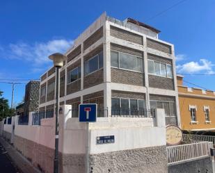 Vista exterior de Casa o xalet en venda en Las Palmas de Gran Canaria amb Calefacció, Jardí privat i Terrassa