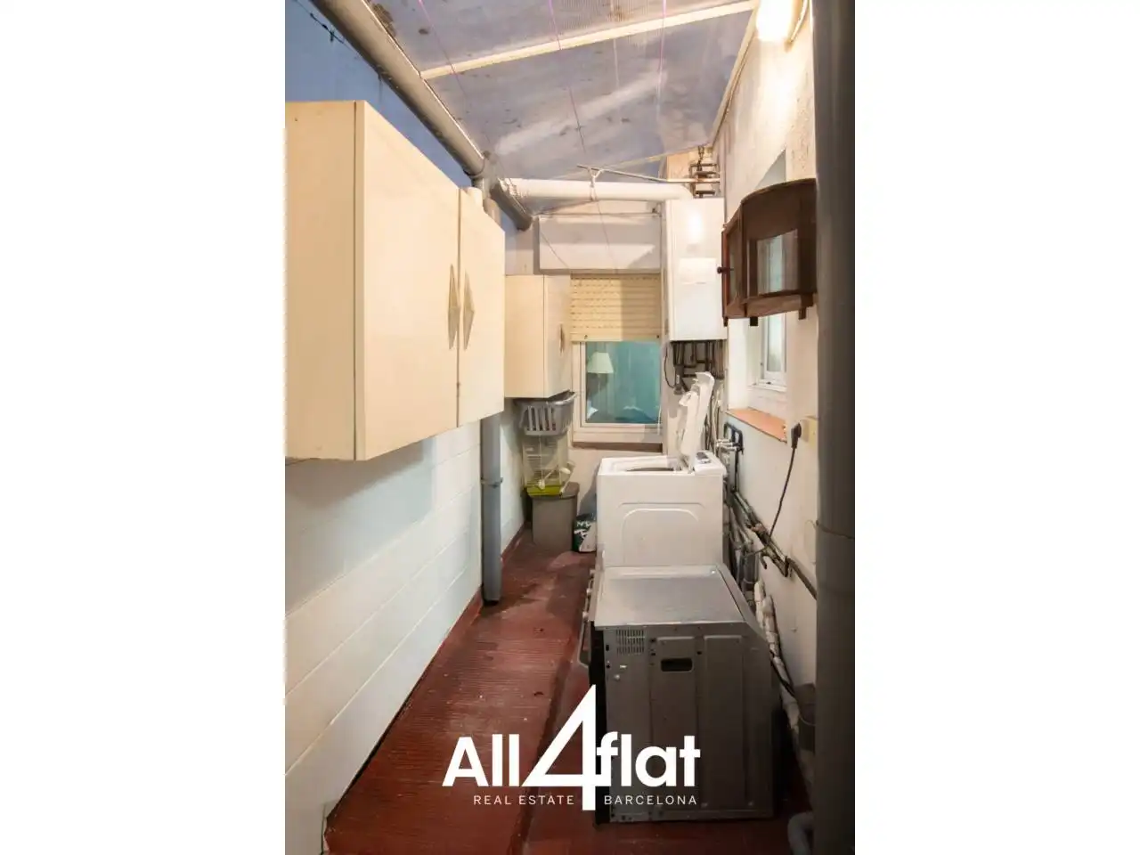 Kitchen of Apartments for sale in Barcelona  with Heating, Furnished and Balcony