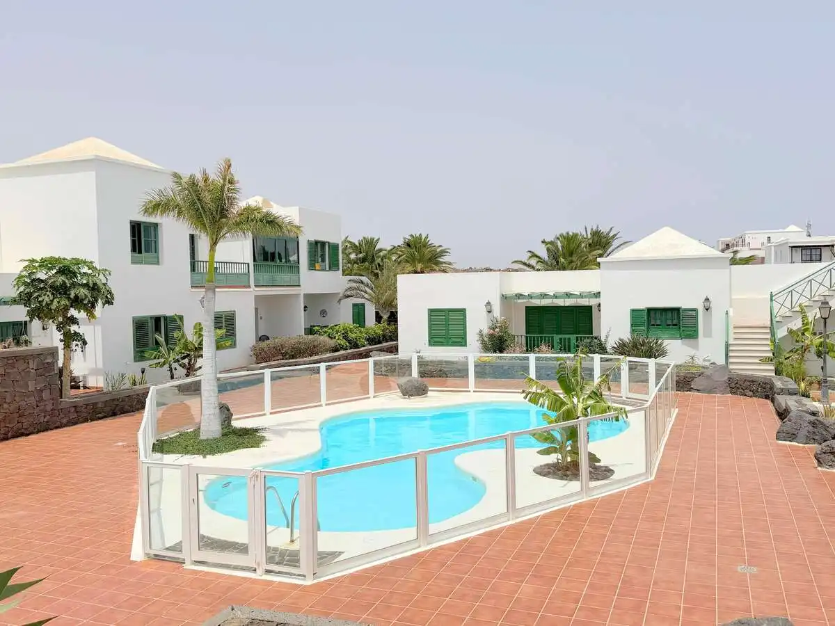Außenansicht von Wohnungen zum Verkauf in Teguise mit Gemeinschaftspool