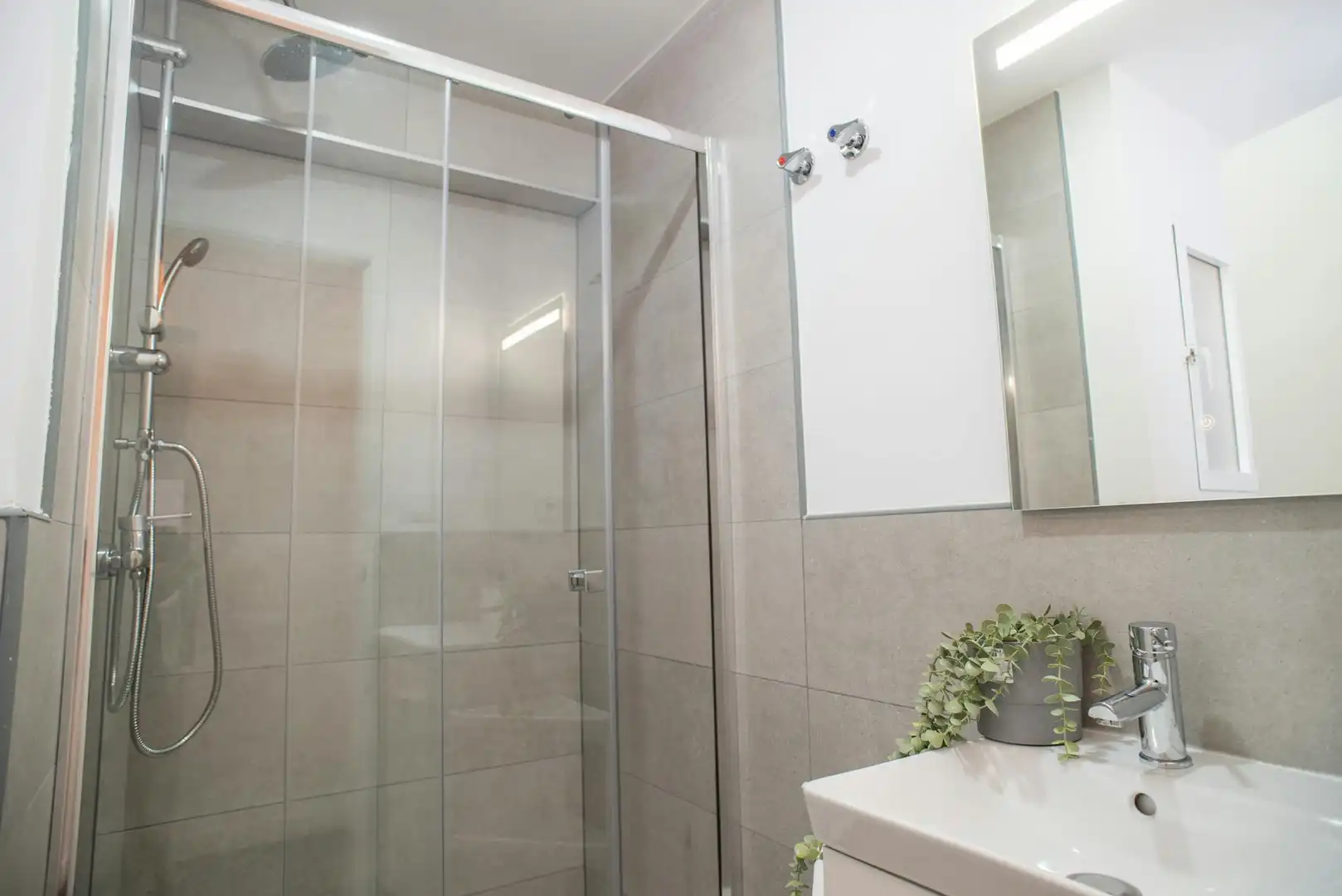 Badezimmer von Wohnung zur untervermieten in Valencia mit Waschmaschine