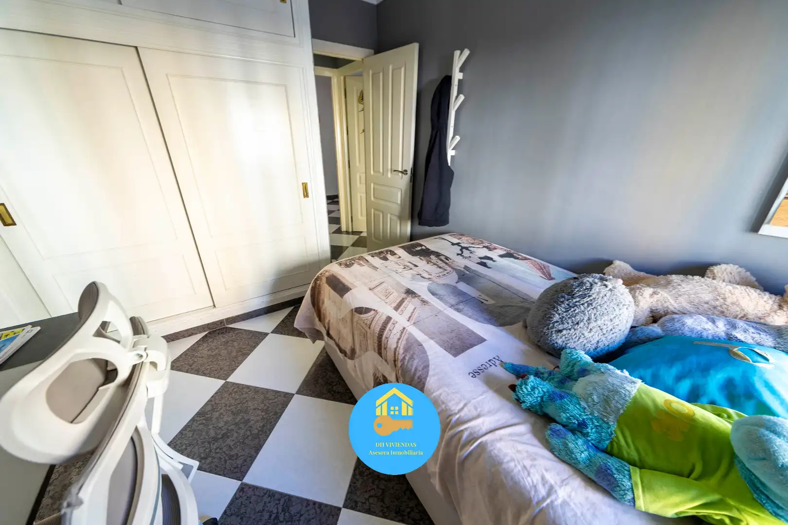 Schlafzimmer von Wohnung zum Verkauf in Dos Hermanas mit Klimaanlage und Abstellraum