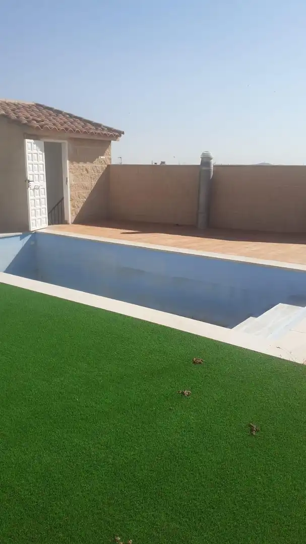 Swimming pool of Houses for sale in Consuegra  with Air Conditioner, Terrace and Swimming Pool