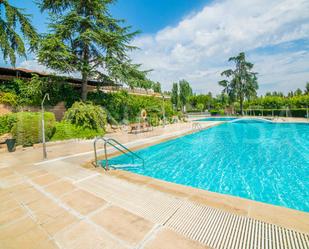 Piscina de Pis en venda en Majadahonda amb Calefacció i Traster