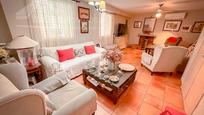 Sala d'estar de Casa o xalet en venda en  Córdoba Capital amb Aire condicionat, Terrassa i Piscina
