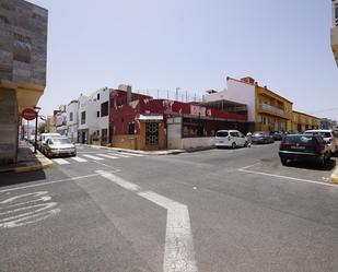 Vista exterior de Casa adosada en venda en Puerto del Rosario amb Terrassa