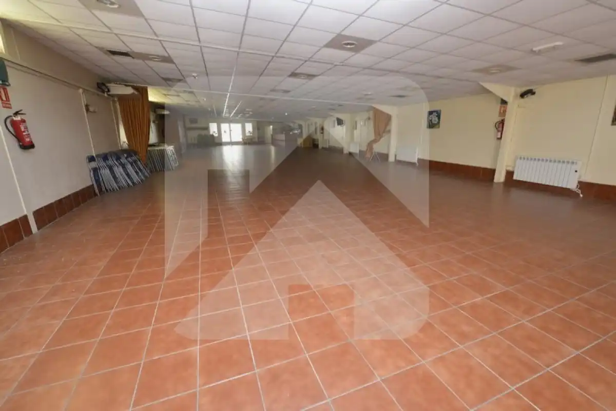 Local en venta en Fabero con Aire acondicionado