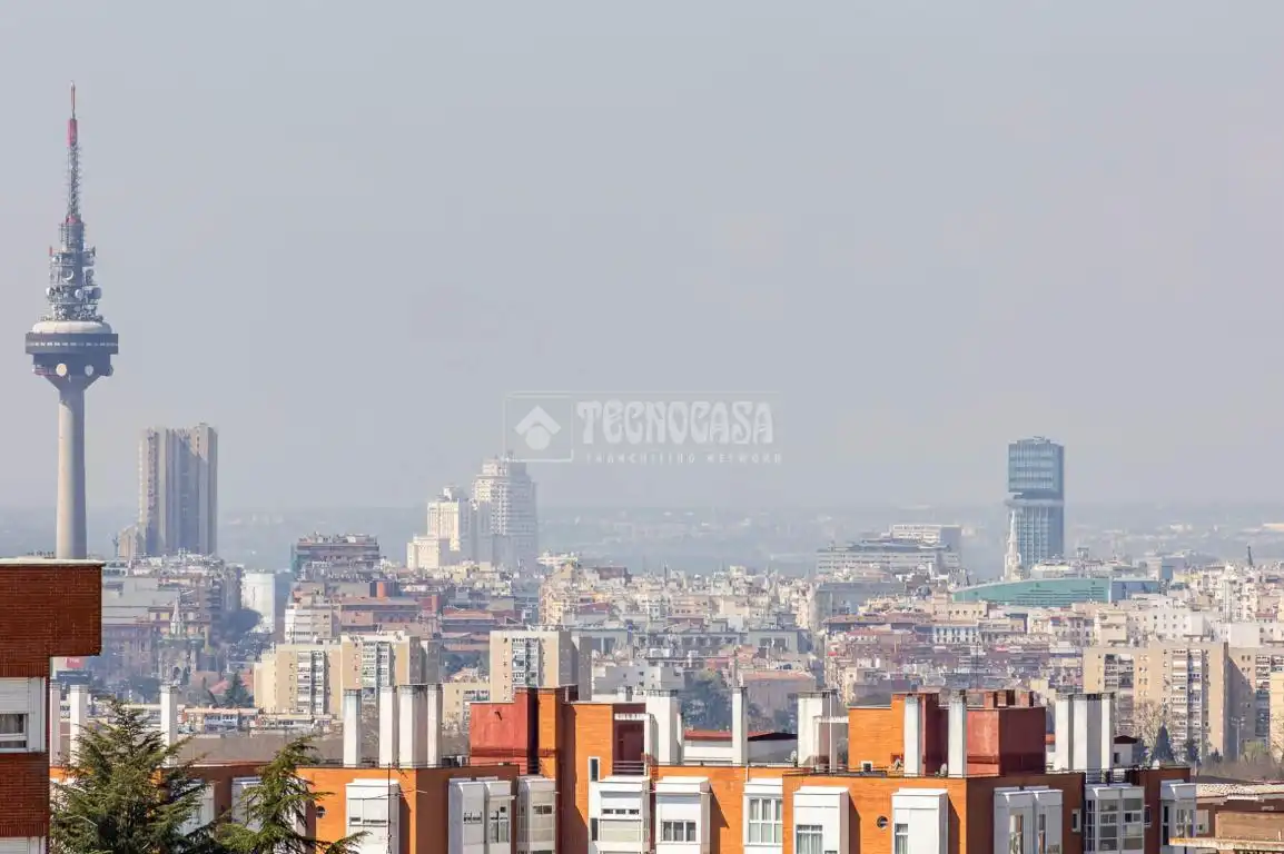 Vista exterior de Piso en venta en Madrid con Aire acondicionado y Calefacción