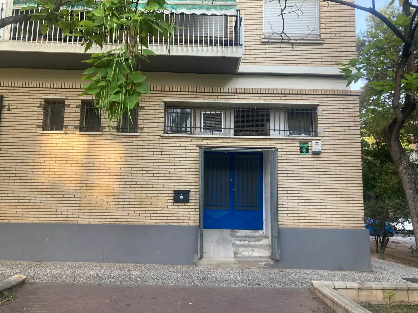 Exterior view of Office for rent in Zaragoza  with Air Conditioner