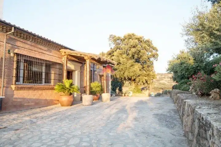 Exterior view of Houses for sale in Ronda  with Air Conditioner, Private garden and Terrace