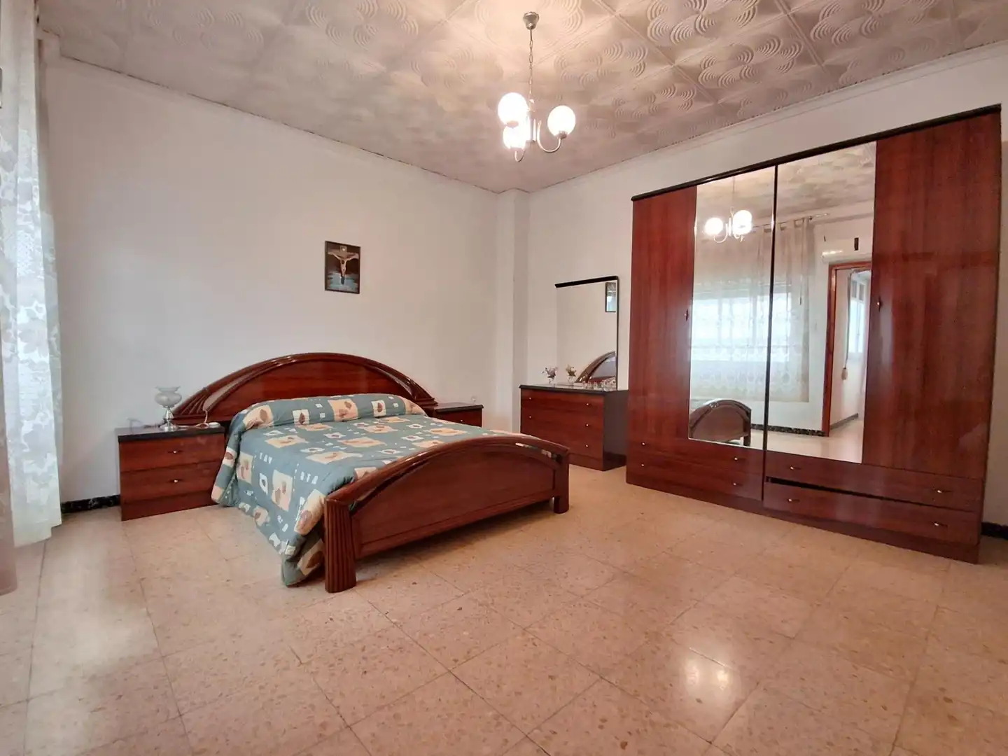 Dormitori de Casa o xalet en venda en Casc Urbà