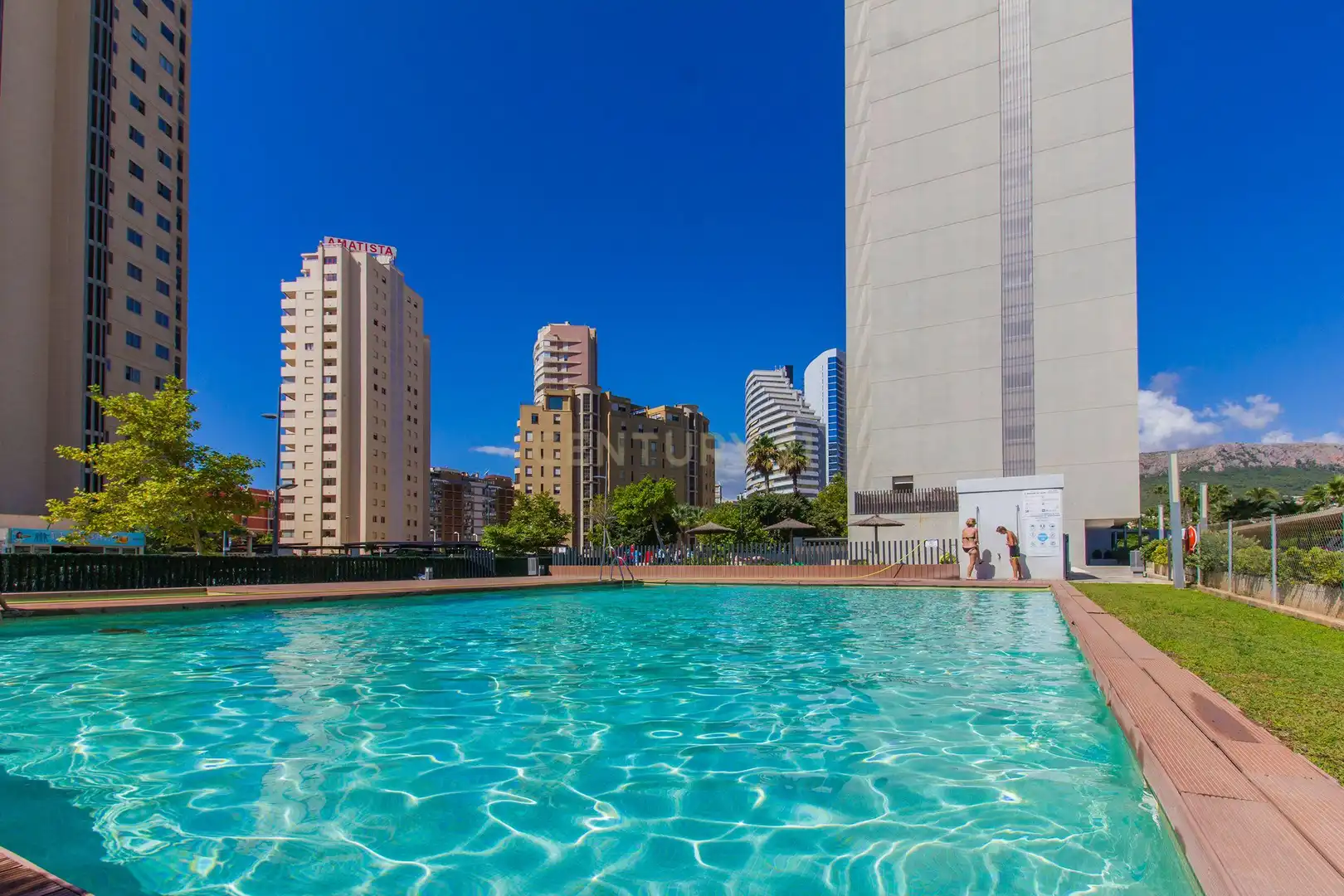 Piscina de Apartamento de alquiler en Calpe / Calp con Aire acondicionado, Jardín privado y Amueblado