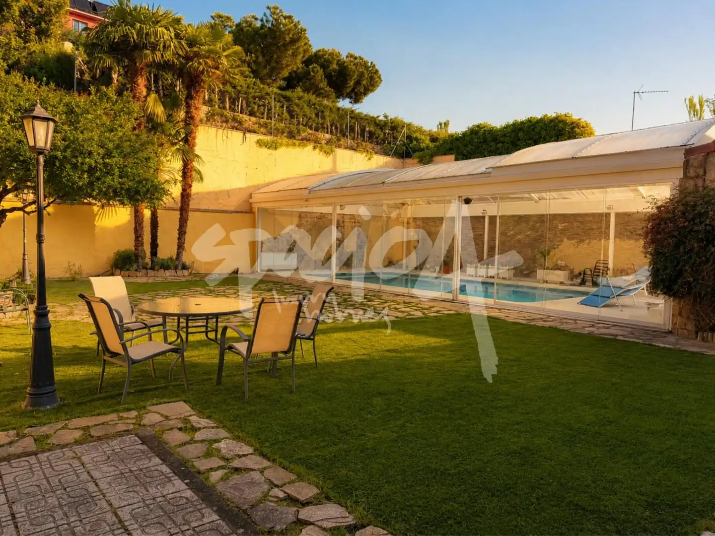 Piscina de Casa o chalet en venta en San Lorenzo de El Escorial con Piscina comunitaria