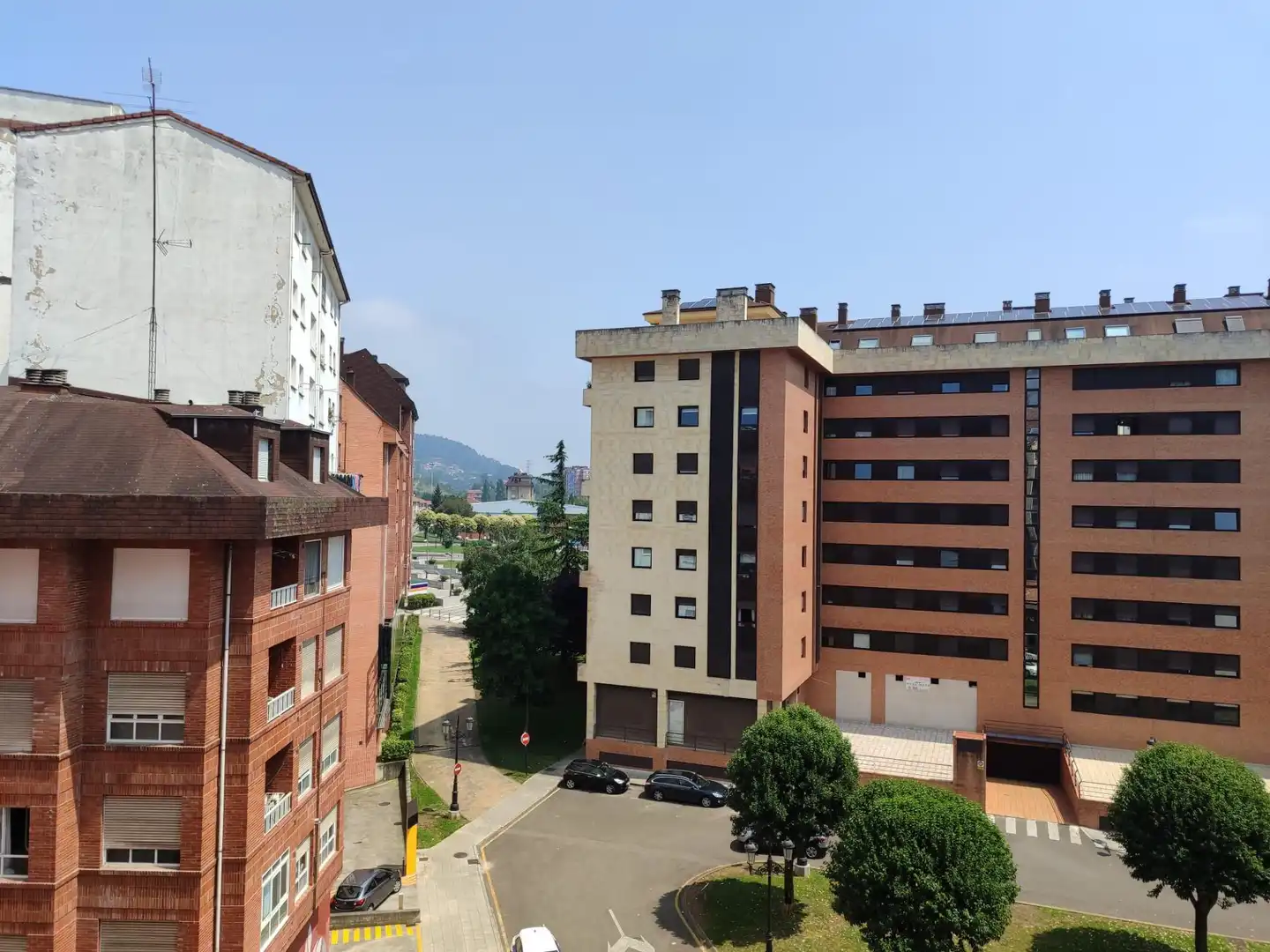 Vista exterior de Pis en venda en Oviedo  amb Calefacció