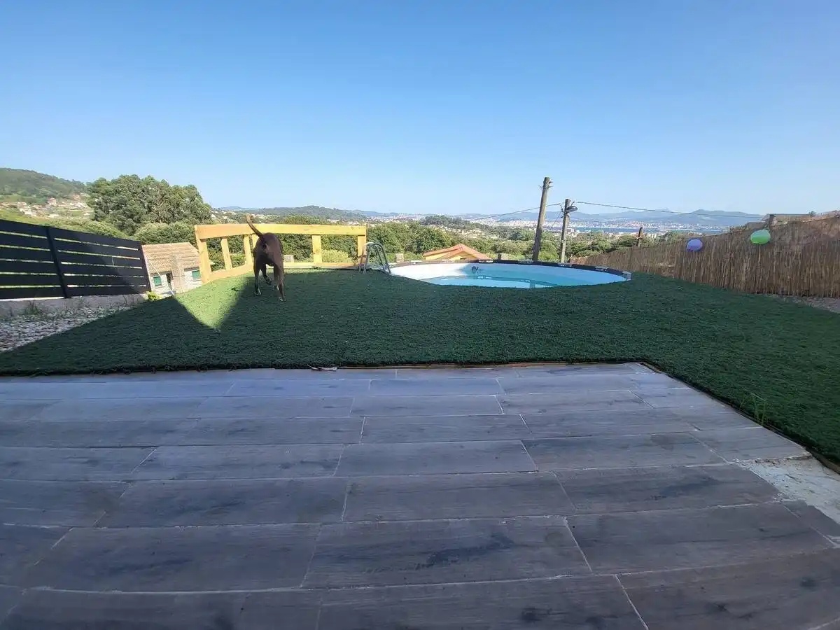 Terrassa de Casa adosada de lloguer en Cangas  amb Calefacció, Jardí privat i Parquet