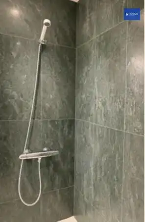 Bany de Apartament en venda en Sevilla amb Aire condicionat i Calefacció