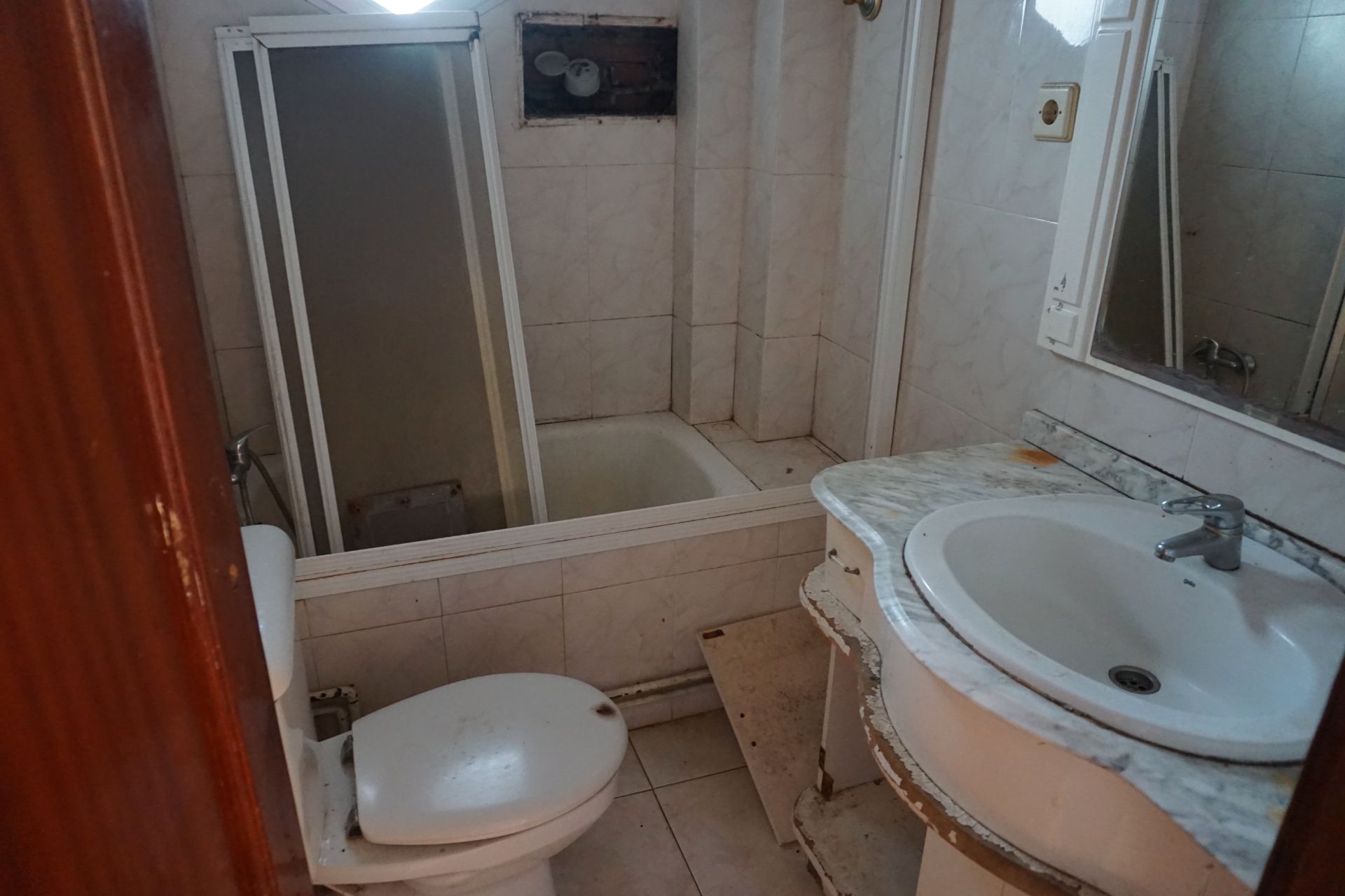 Bathroom of Flat for sale in Portugalete  with Heating, Furnished and Alarm