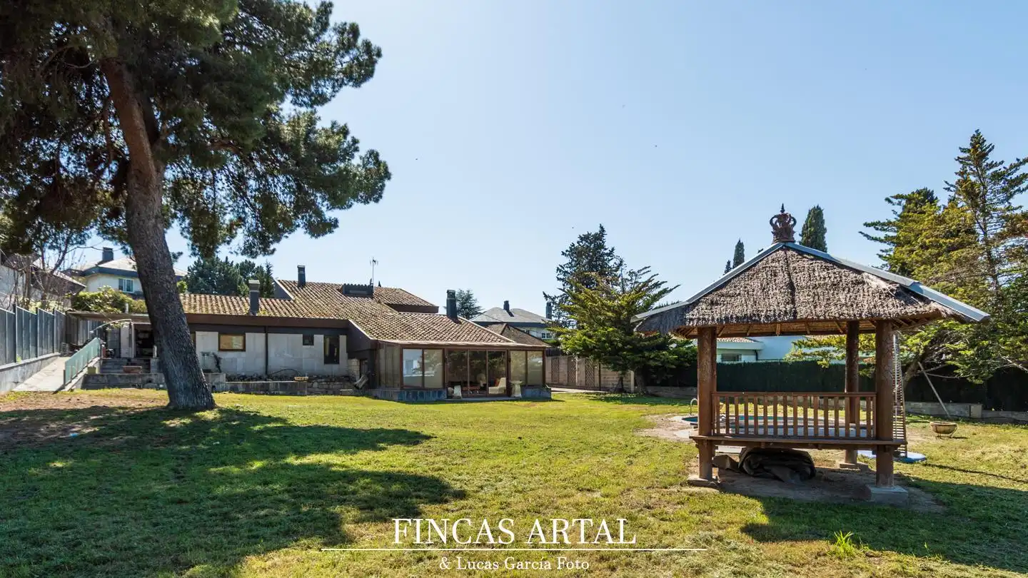 Casa o chalet en venta en Zaragoza con Aire acondicionado, Calefacción y Jardín privado