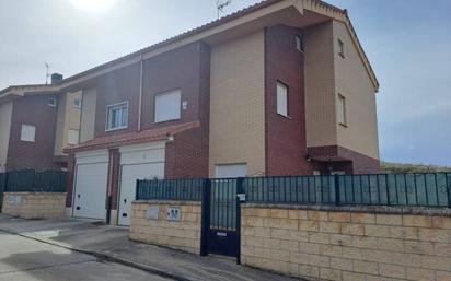 Exterior view of Single-family semi-detached for sale in Cogollos  with Heating, Private garden and Parquet flooring