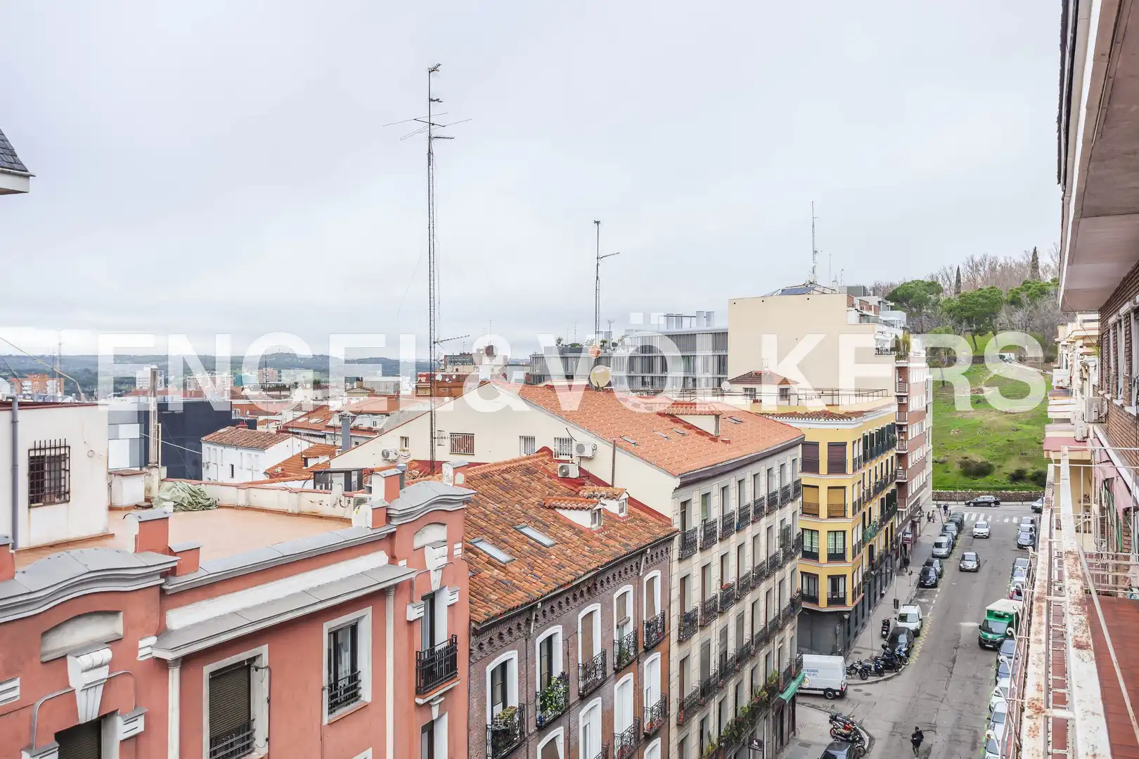 Exterior view of Flat for rent in Madrid  with Heating, Terrace and Balcony