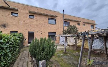 Casa adosada en venda a Fustiñana