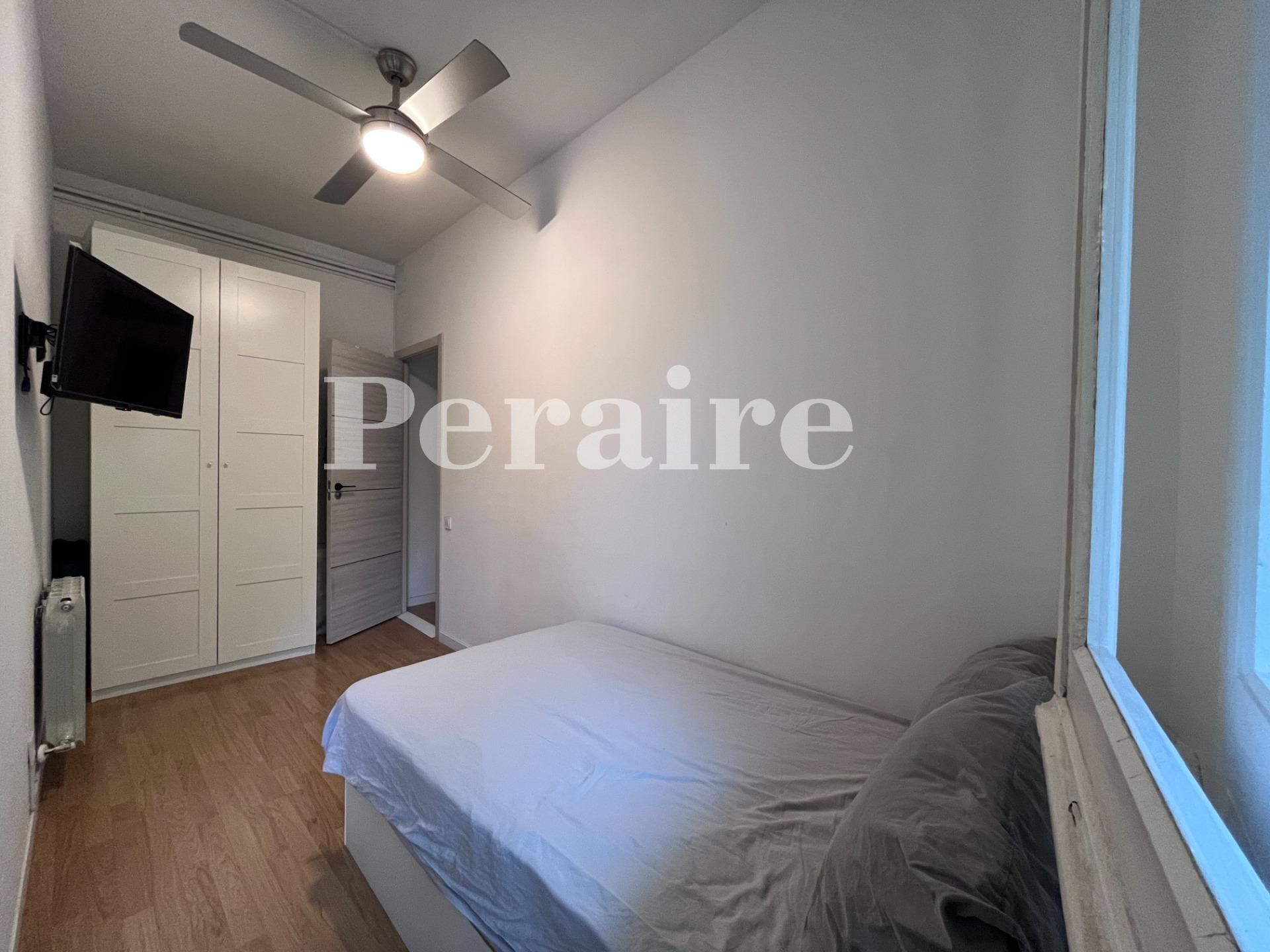 Bedroom of Flat to share in  Barcelona Capital  with Heating, Parquet flooring and Terrace