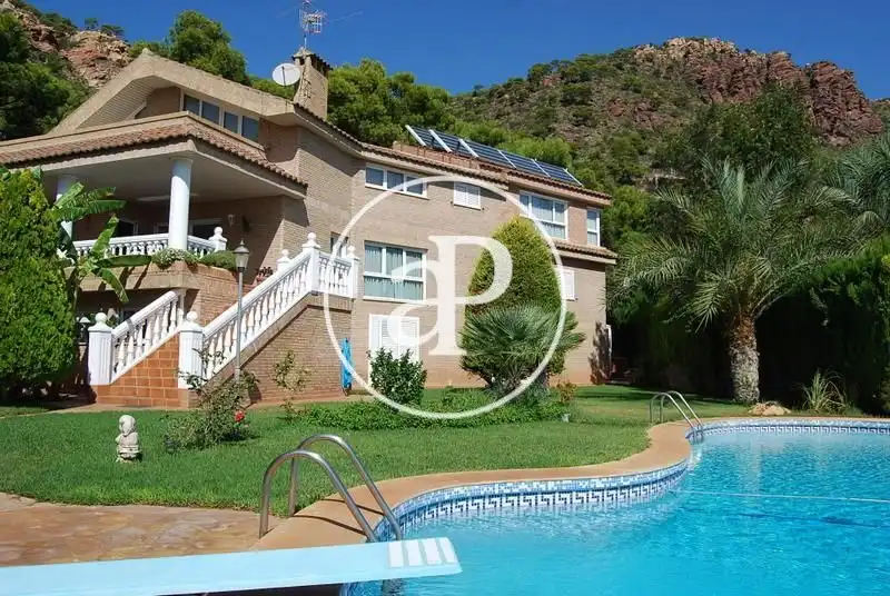 Vista exterior de Casa o chalet en venta en Sagunto / Sagunt con Aire acondicionado, Calefacción y Jardín privado