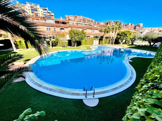Casa adosada en Venta en Carrer Trident en Cabo de las Huertas