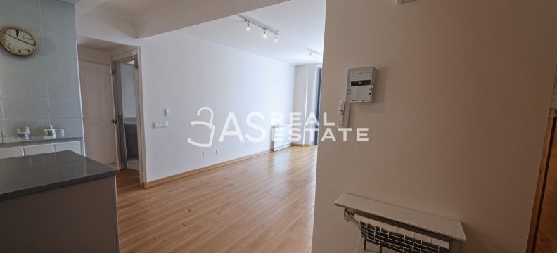 Flat for sale in  Madrid Capital  with Air Conditioner and Swimming Pool