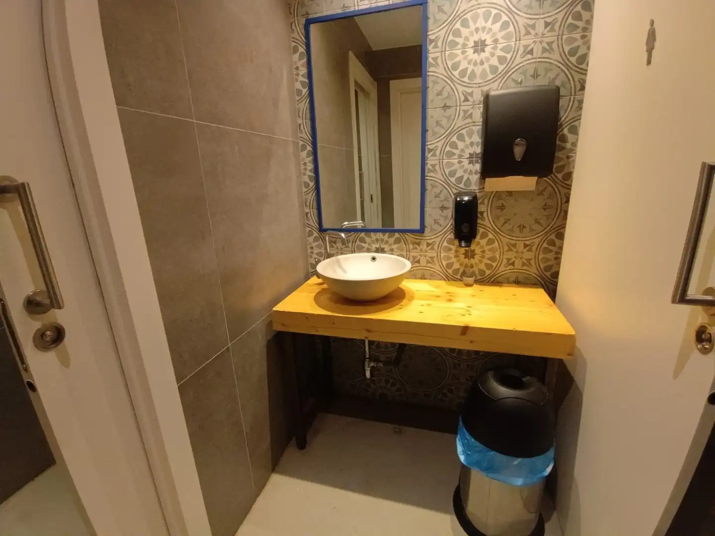 Business premises for transfer in Eixample, imagen 14
