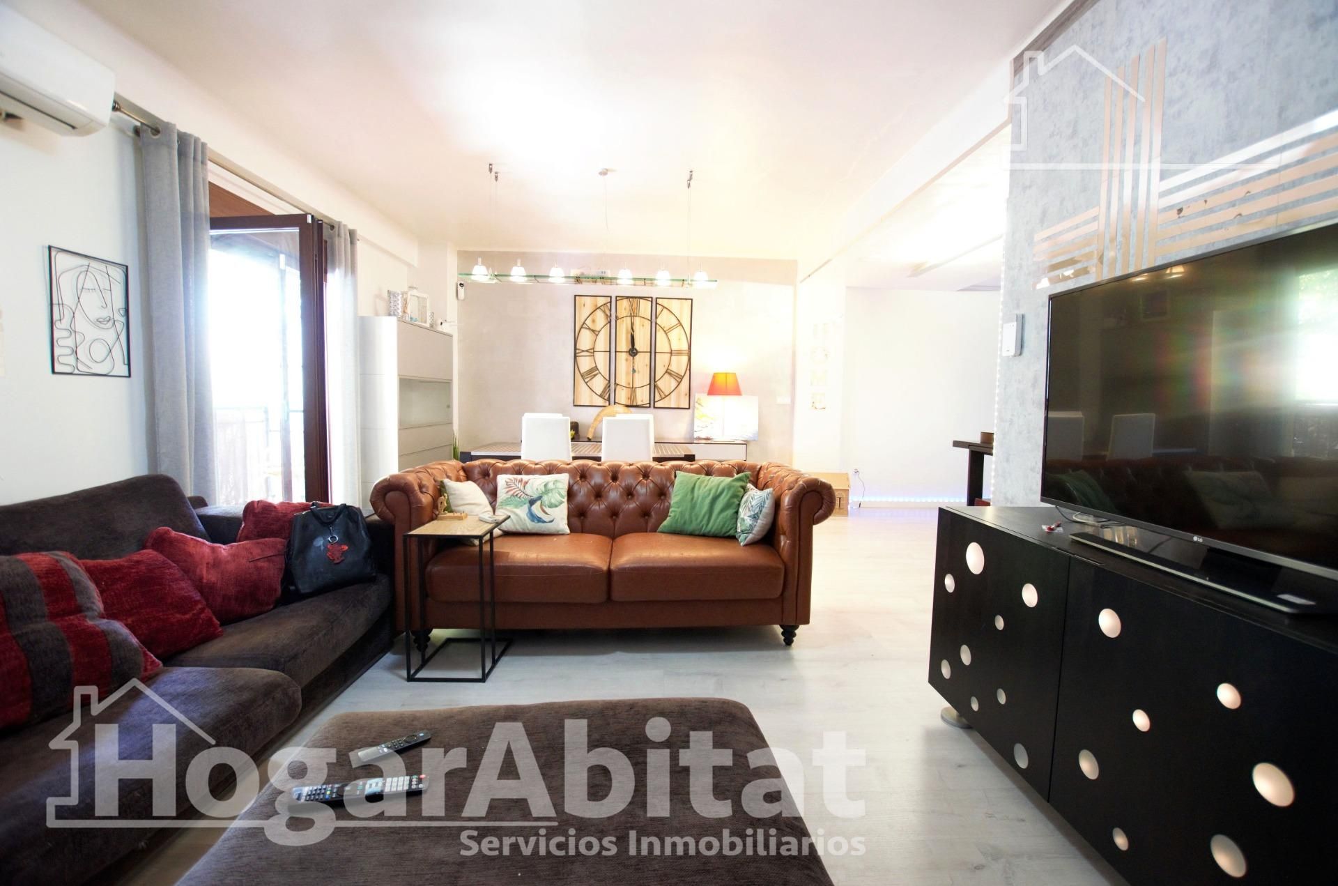 Sala d'estar de Pis en venda en Oliva amb Aire condicionat, Terrassa i Traster