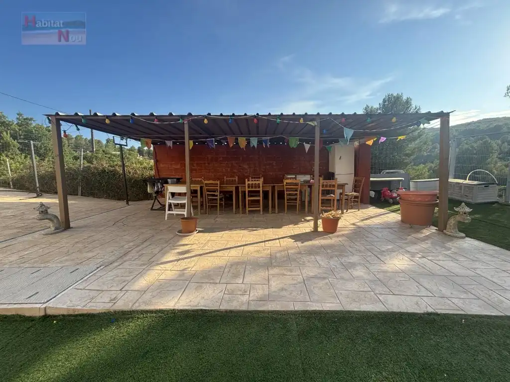 Terrassa de Casa o xalet en venda en La Bisbal del Penedès amb Forn i Rentadora