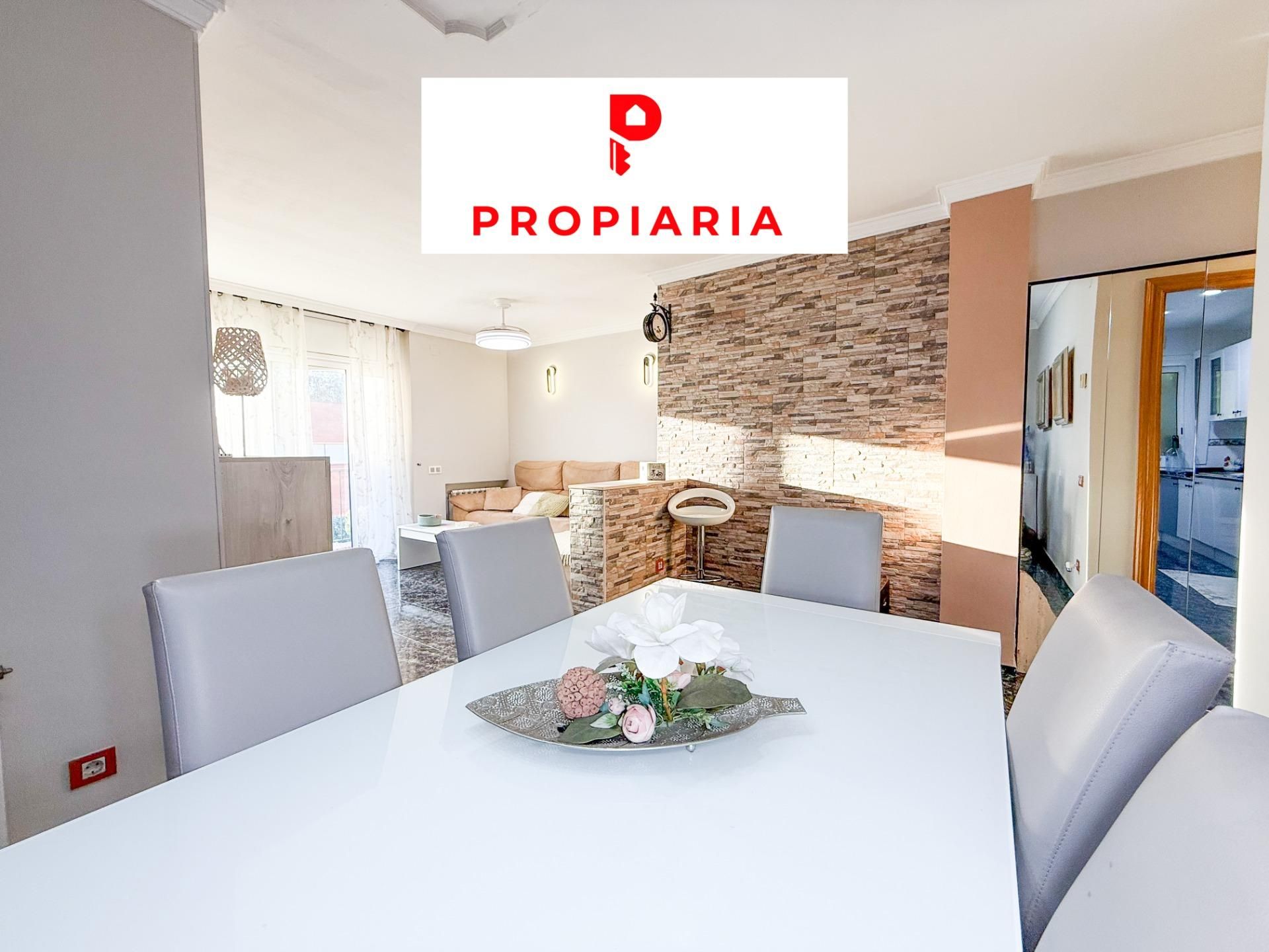 Exterior view of Flat for sale in Sant Vicenç Dels Horts  with Air Conditioner, Heating and Storage room