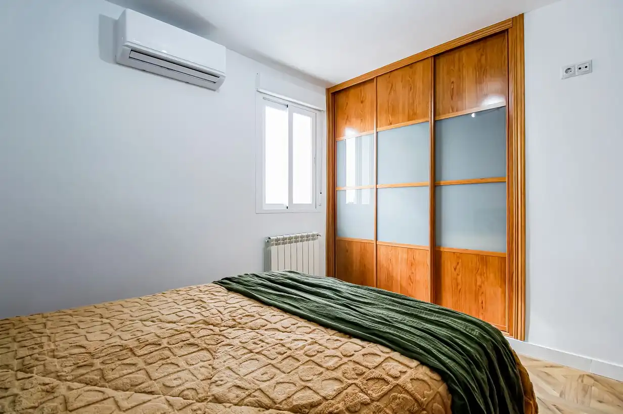 Bedroom of Flat for sale in Madrid  with Air Conditioner, Heating and Terrace